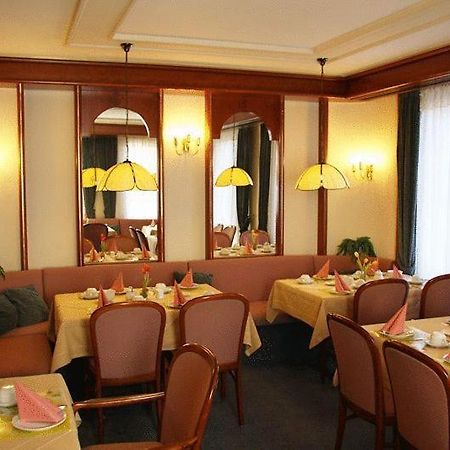 Hotel Am Schelztor Эсслинген Экстерьер фото