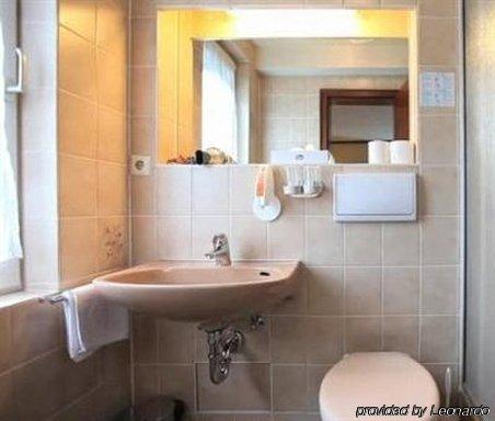 Hotel Am Schelztor Эсслинген Экстерьер фото
